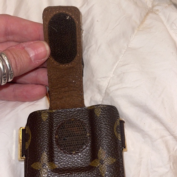 Louis Vuitton phone case/key holder - Picture 2 of 6